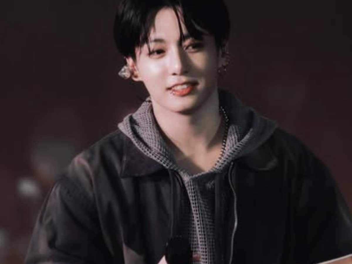 BTS Star Jungkook Surprises ARMY With Weverse Live, Here's What