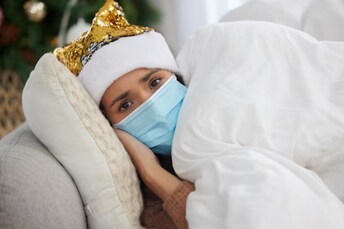 Symptoms include coughing, sore throat, sneezing, fever and body aches. (Photo Credits: Freepik) Symptoms include coughing, sore throat, sneezing, runny nose, watery eyes, fever, and body aches. (Photo Credits: Freepik)