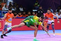 PKL: Patna Pirates Move Closer to Playoff Berth With Win Against Puneri Paltan PKL: Patna Pirates Move Closer to Playoff Berth With Win Against Puneri Paltan