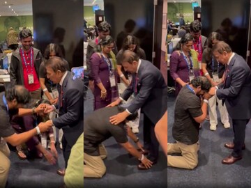 Nitish Reddy's Father Touches Sunil Gavaskar's Feet, Video Of Emotional  Meeting Wins Internet | Watch - News18