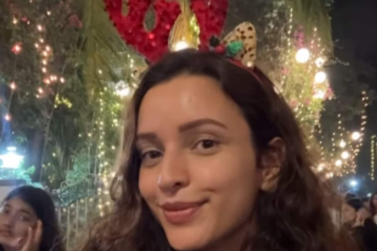 Triptii Dimri Soaks In Christmas Vibes With Reindeer Hairband And 'Marshmallow'