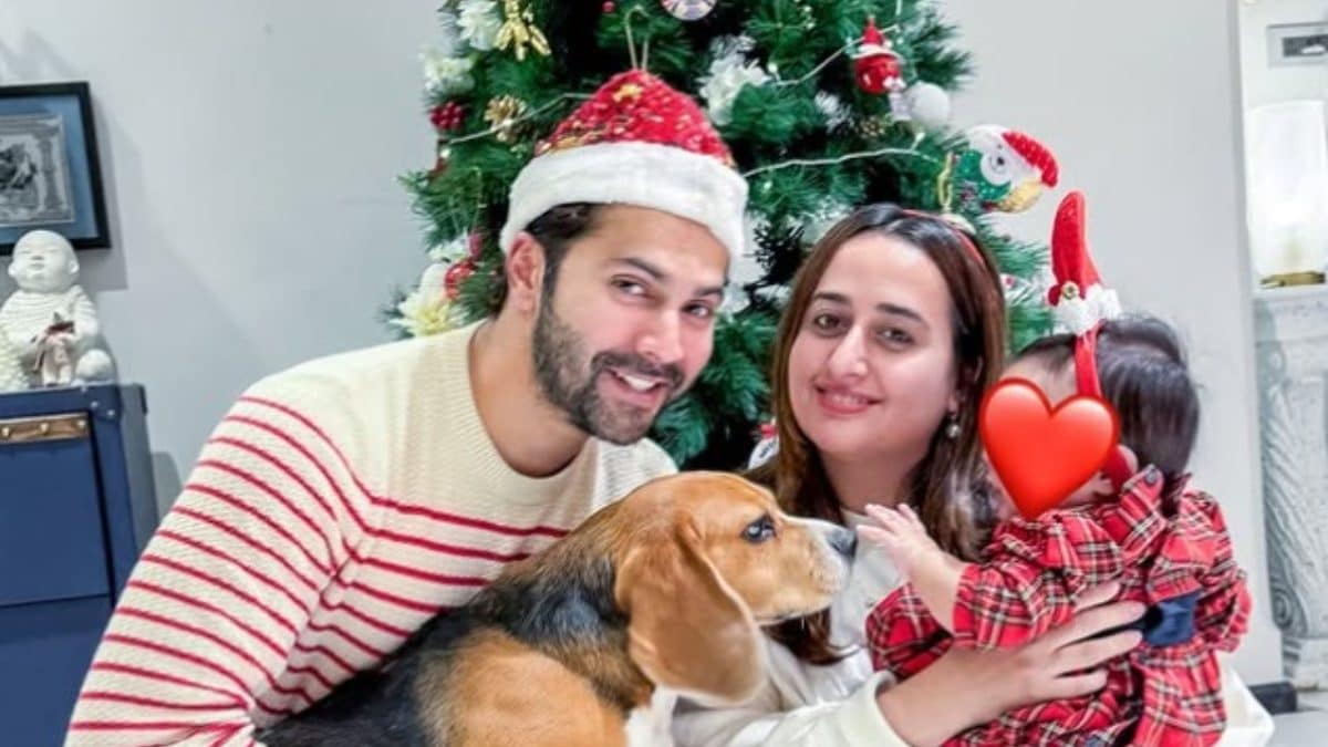 Varun Dhawan, Natasha Dalal Share First Photo Of Daughter Lara On Merry Christmas, Fans Call Her ‘Cute’ Varun Dhawan, Natasha Dalal Share First Photo Of Daughter Lara On Merry Christmas, Fans Call Her ‘Cute’