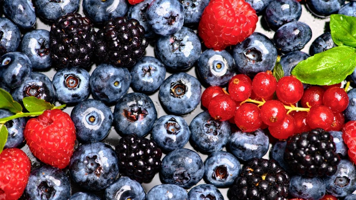 5 Polyphenol-Rich Foods to Revitalize Your Heart Health