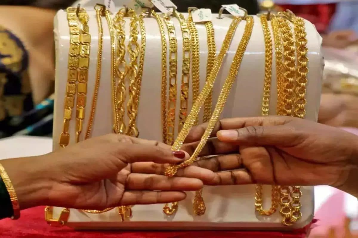 Gold Price Today In India: Yellow Metal Drops; Check City-Wise Rates On March 18