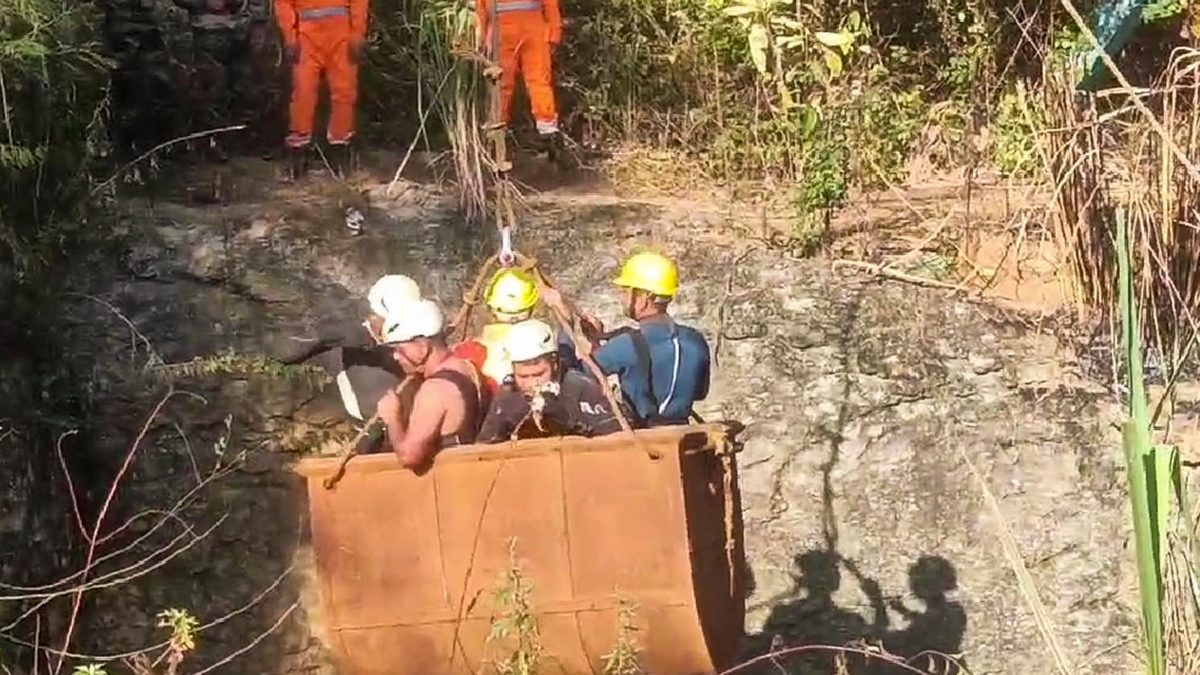 One Body Recovered From Inundated Coal Mine In Assam As Rescue Ops Continue One Body Recovered From Inundated Coal Mine In Assam As Rescue Ops Continue
