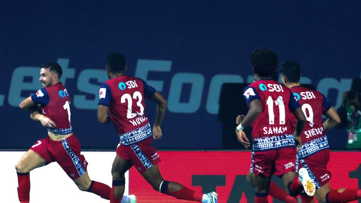 ISL 2024-25: Jamshedpur FC Post Late Comeback To Pip Bengaluru FC 2-1 – News18