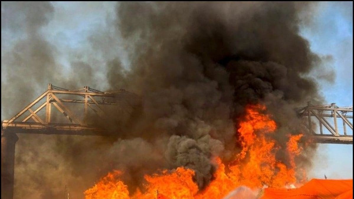 Massive Fire Breaks Out At Maha Kumbh In Prayagraj, Yogi Govt Says ‘Situation Under Control’ Massive Fire Breaks Out At Maha Kumbh In Prayagraj, Yogi Govt Says ‘Situation Under Control’