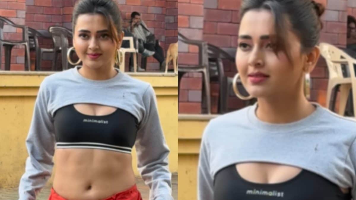 Tejasswi Prakash Looks Bold And Beautiful In A Minimalist Top With Drawstring Ruched Solid Trousers