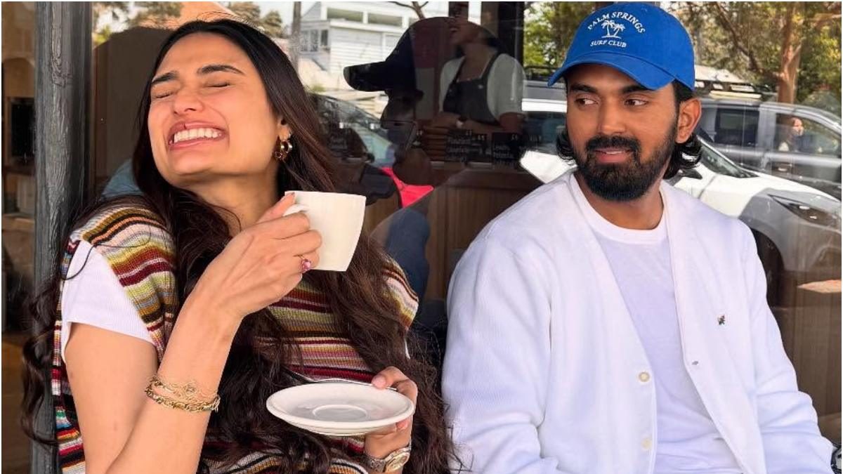 Mom-To-Be Athiya Shetty Radiates Pregnancy Glow, KL Rahul Can’t Take His Eyes Off Her In UNSEEN Pic