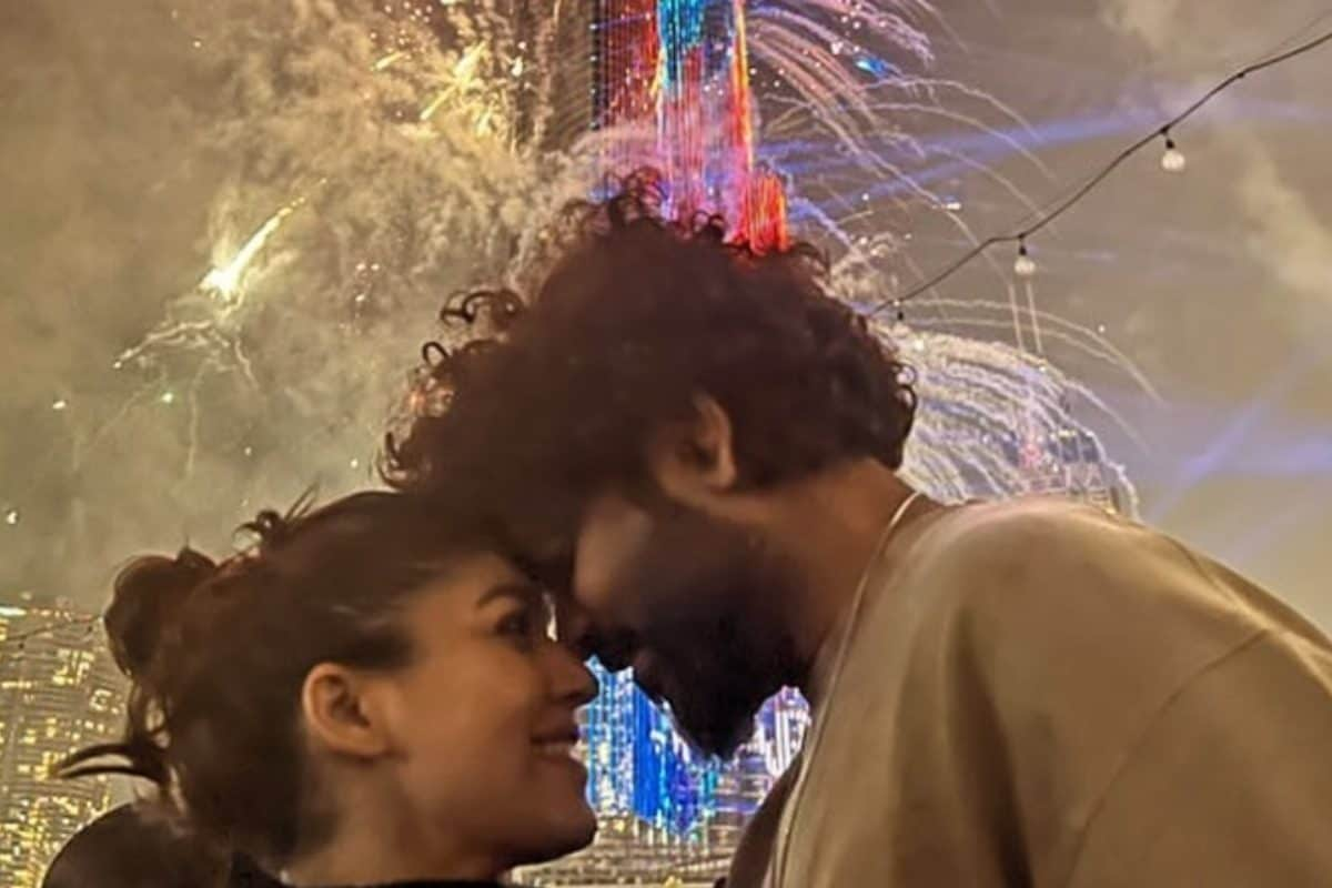 Vignesh Shivan Shares Adorable Photo With Nayanthara, Wishes Fans Happy New Year