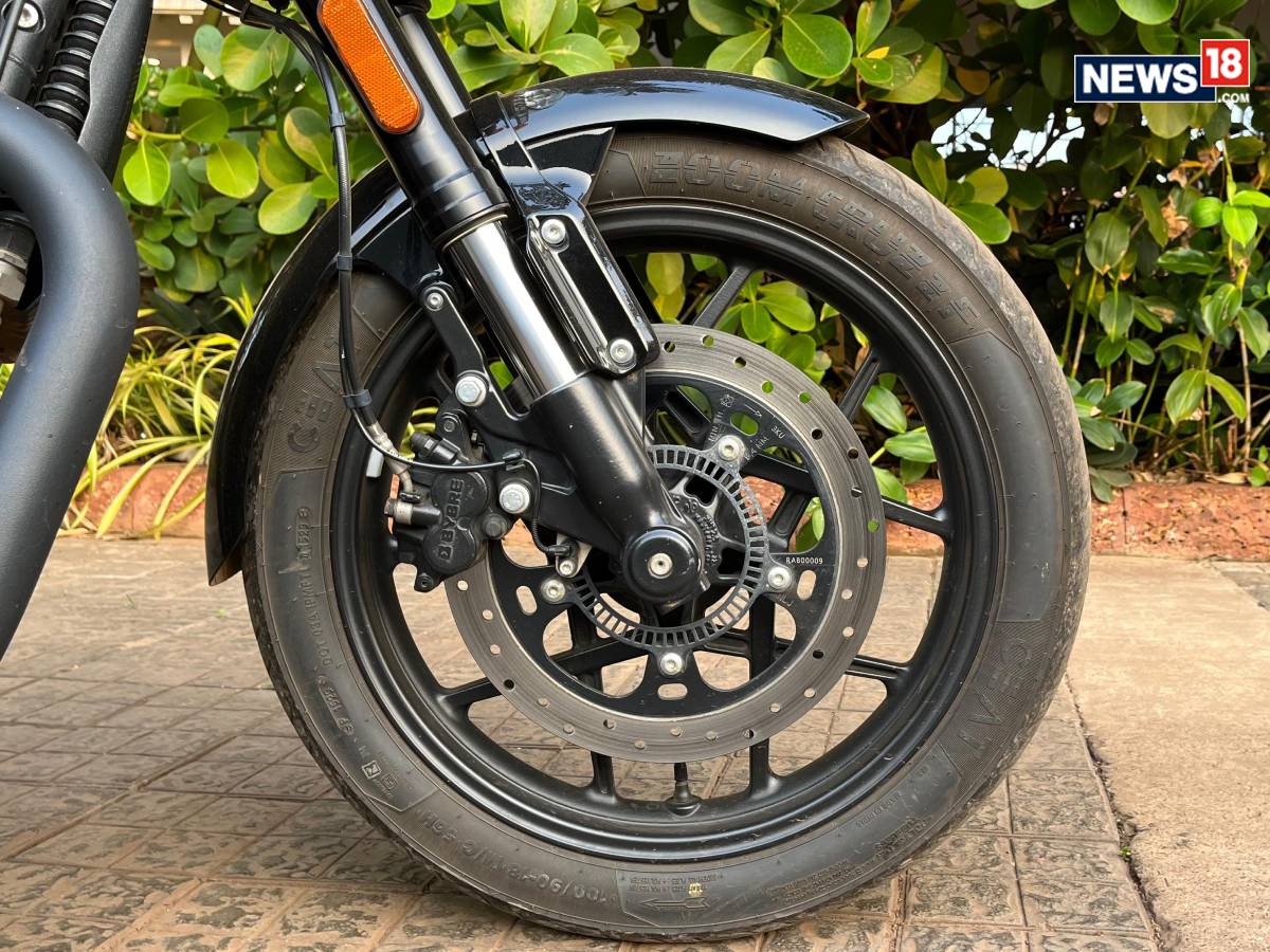 Royal Enfield Shotgun 650. (Shot on Infinix Zero 40/ Shahrukh Shah/ News18)
