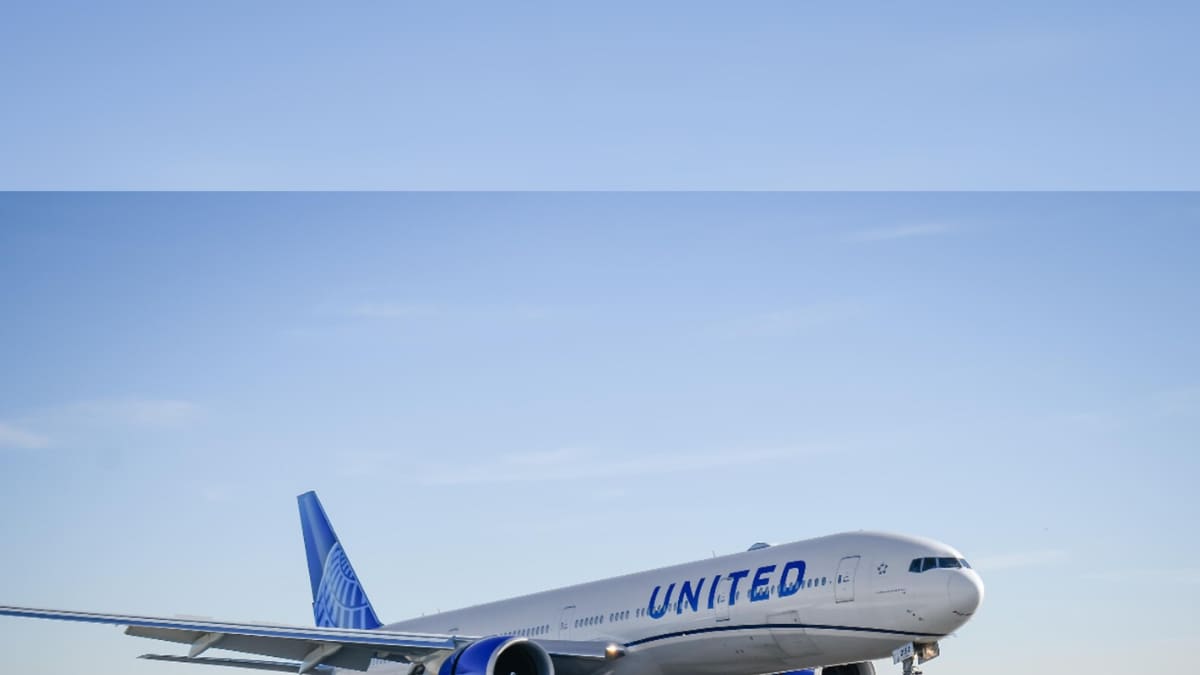 United Bans Passenger for Mid-Flight Peeing Incident
