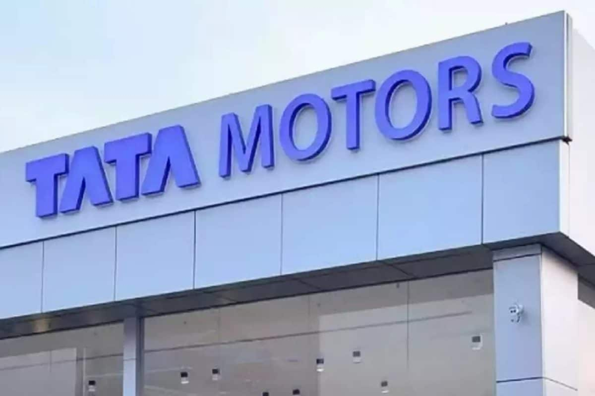 Tata Motors Slips 9% To A 52-Week Low As Brokerages Turn Bearish, Cut Target Price