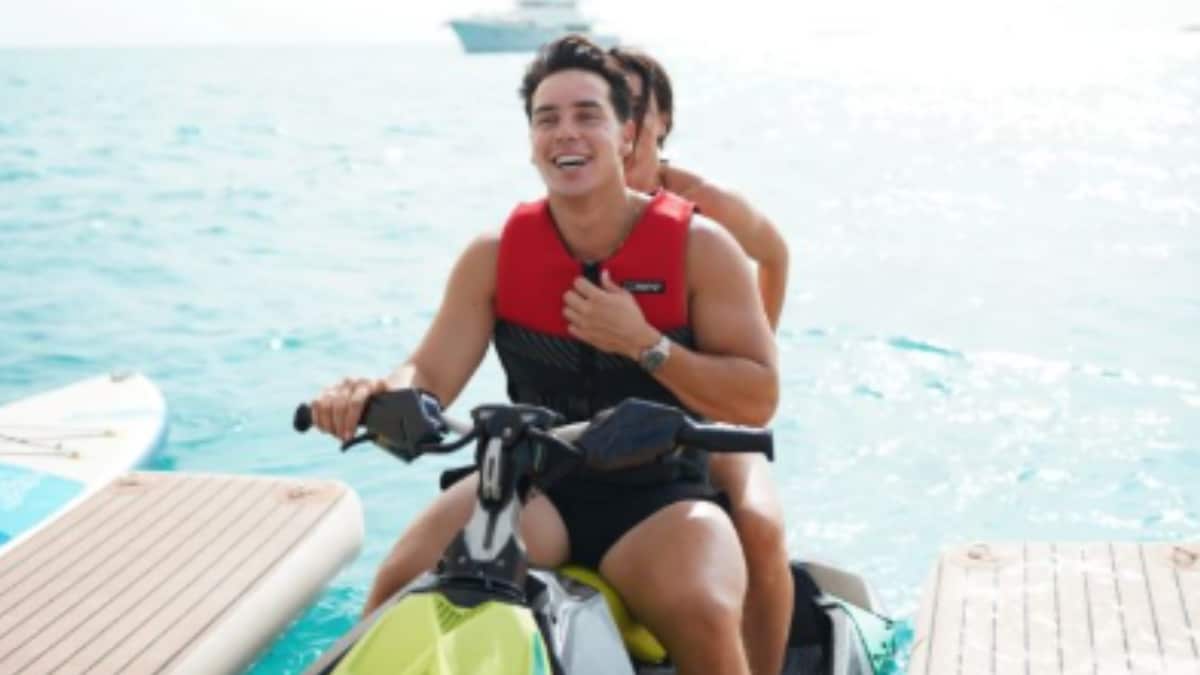 CEO's $5K Hourly Rate? Dishes Are Out!