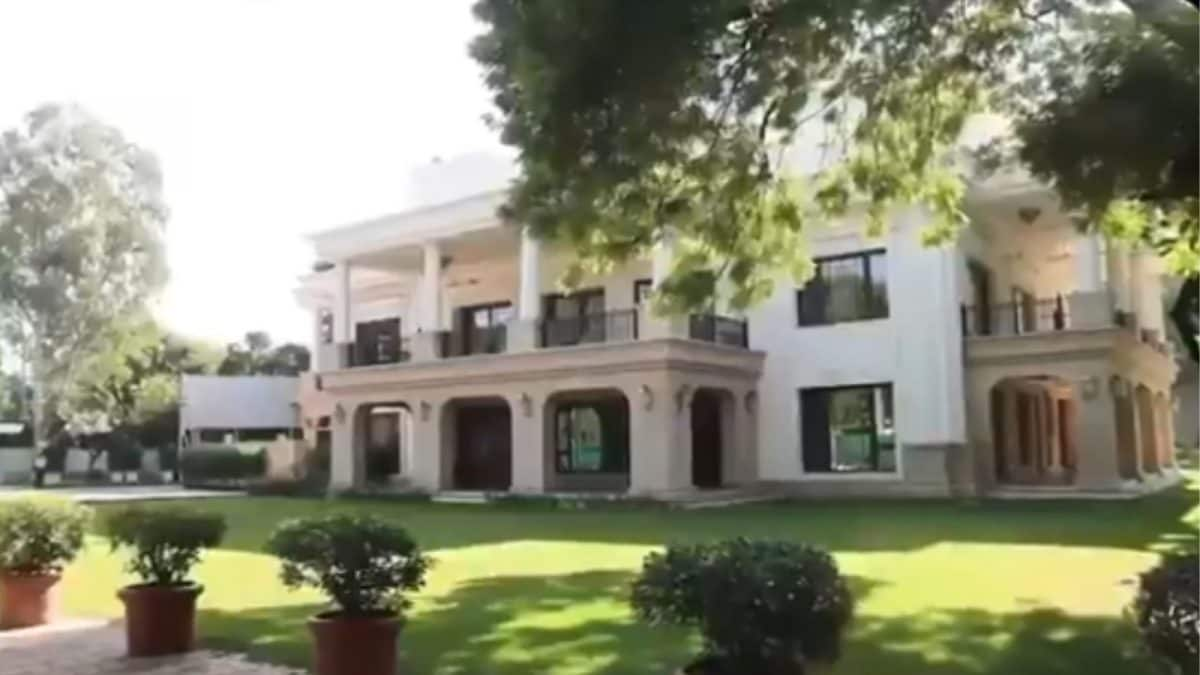 Delhi Polls: BJP targets Kejriwal's opulent home.