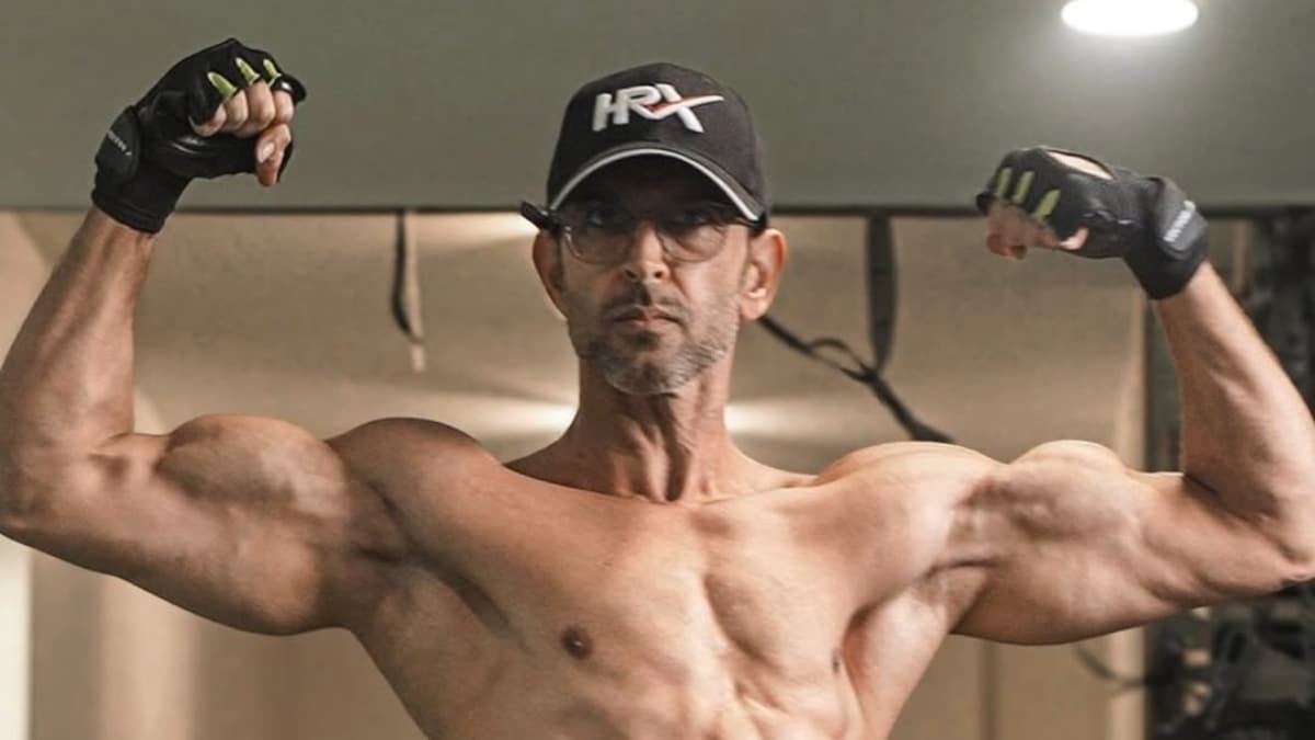 Hrithik Roshan Flaunts Chiselled Physique Ahead of 51st Birthday