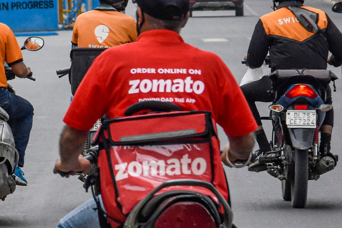 Zomato Extends Downslide 3%, Shares Fall 33% From Peak; Should You Invest?