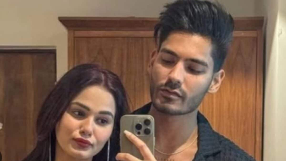 Digvijay Rathee Bashes Ex-Girlfriend Unnati Tomar For Accidentally Leaking His Phone Number Digvijay Rathee Bashes Ex-Girlfriend Unnati Tomar For Accidentally Leaking His Phone Number