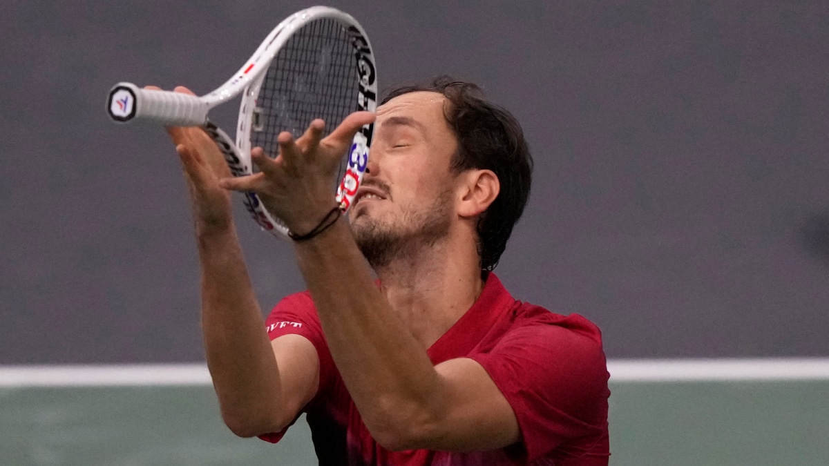 Open 13: Daniil Medvedev Beats Pierre-Hugues Herbert To Book Quarters Spot In Marseille