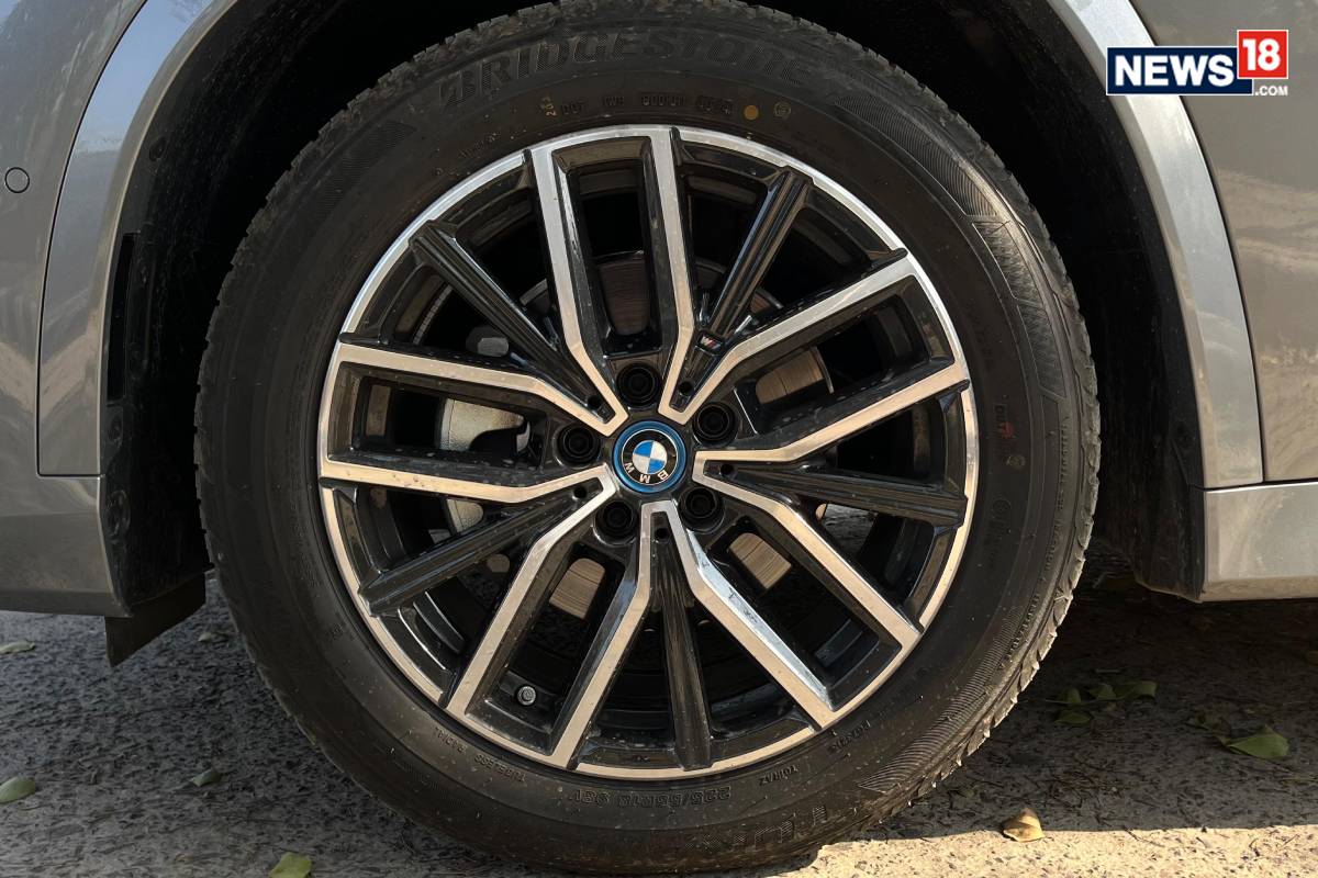 BMW iX LWB. (Shot by Infinix Zero 40/ Shahrukh Shah/ News18)