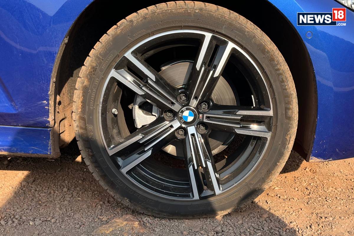 BMW 320Ld M Sport. (Photo: Shahrukh Shah/ News18) BMW 320Ld M Sport. (Photo: Shahrukh Shah/ News18)