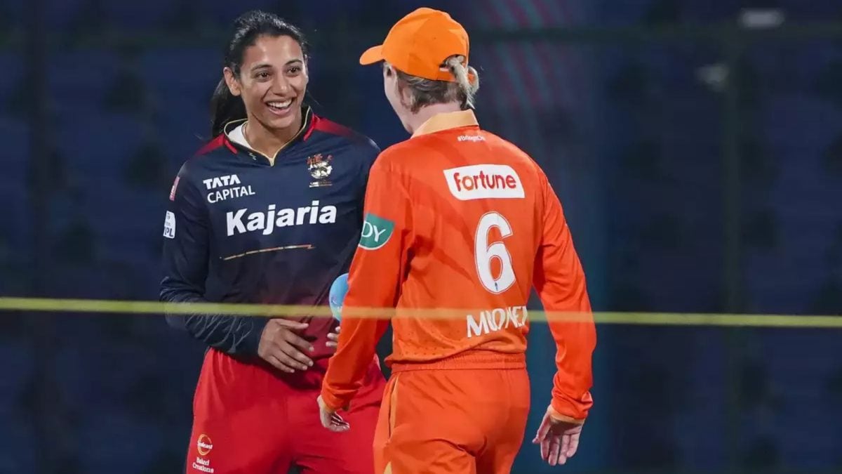 GG vs RCB WPL 2025 Live Score Ashleigh Gardner, Smriti Mandhana Clash