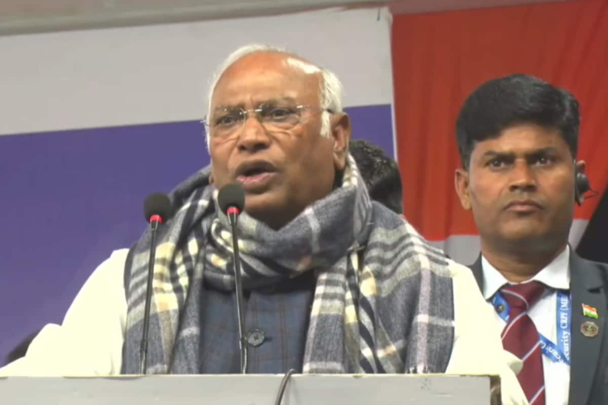 Congress’ Kharge Calls PM Modi ‘Master Of Lies’, Says Kejriwal Excels Him In Lying