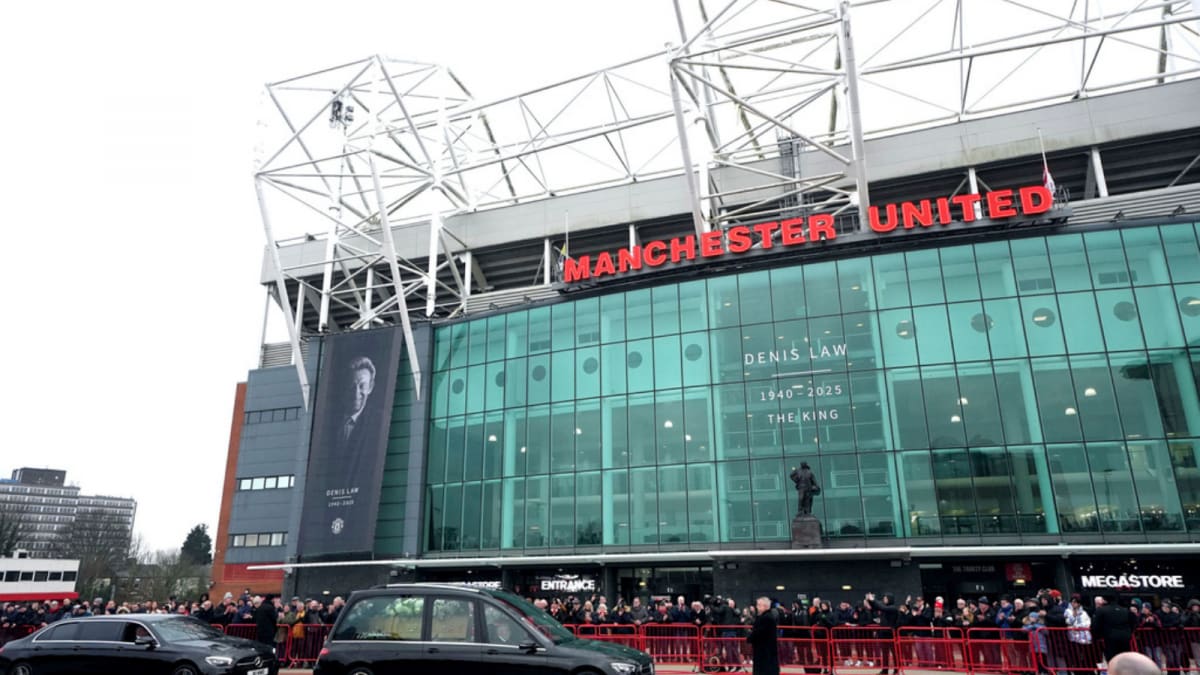 Manchester United Announce Fresh Cut Jobs, Bonuses And Free Lunches To Restore Profits