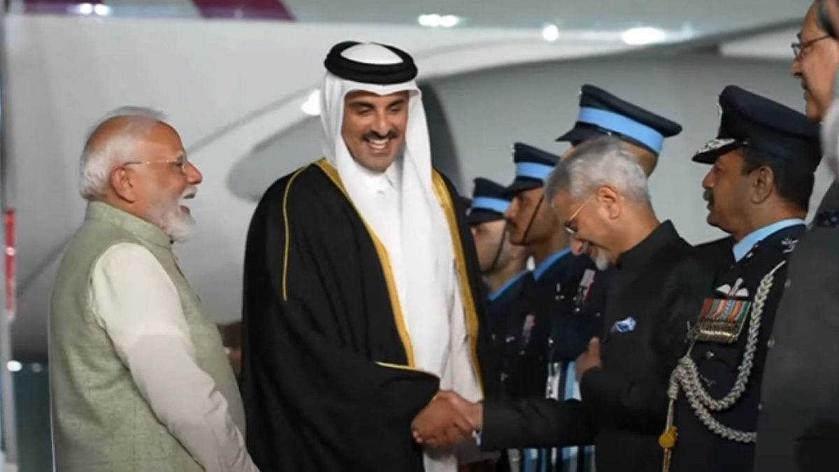 In A Special Gesture, PM Modi Receives Amir Of Qatar Sheikh Tamim Bin Hamad Al-Thani At Delhi Airport In A Special Gesture, PM Modi Receives Amir Of Qatar Sheikh Tamim Bin Hamad Al-Thani At Delhi Airport
