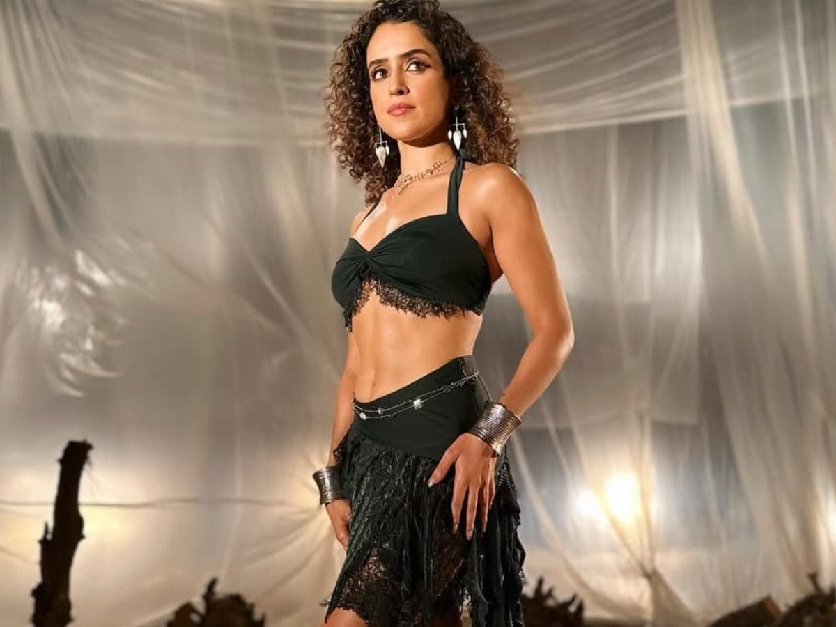 Happy Birthday Sanya Malhotra: 10 Must-Watch Movies Of The 'Mrs' Actress | Movies News - News18