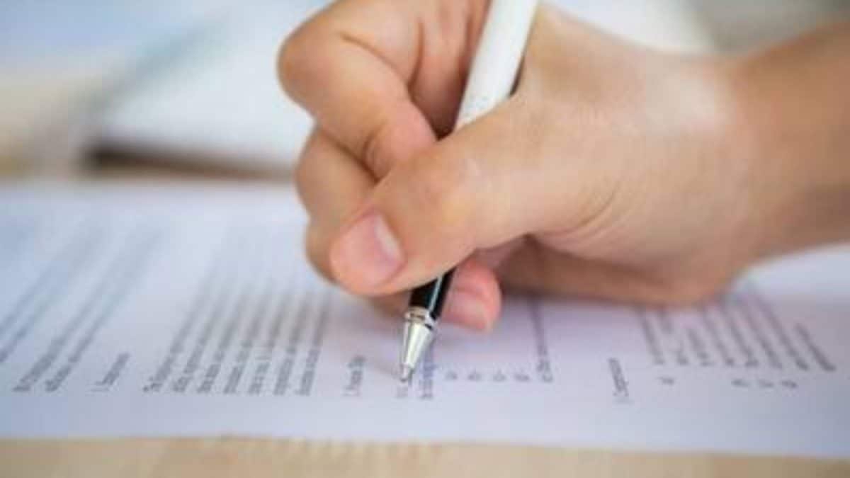 Maharashtra SSC Student Shows Great Courage By Appearing For Board Exam Amid Father’s Funeral