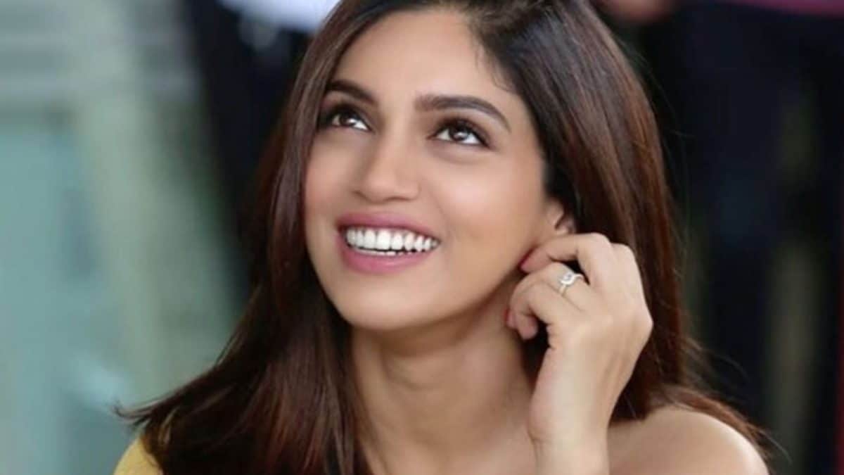 WATCH: Bhumi Pednekar Kicks Off Mere Husband Ki Biwi Promotions On A Glamorous Note WATCH: Bhumi Pednekar Kicks Off Mere Husband Ki Biwi Promotions On A Glamorous Note