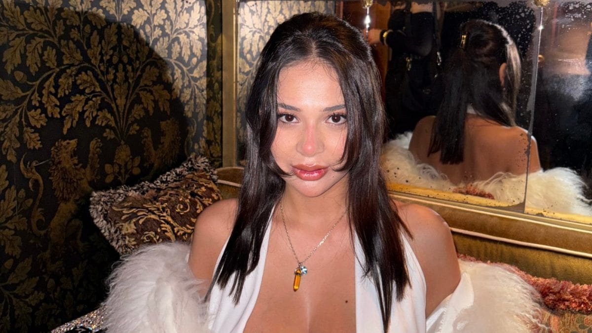 I Can Be A Girlfriend...: Porn Stars Valentines Offer To Singles Cut  Short By Cops - News18