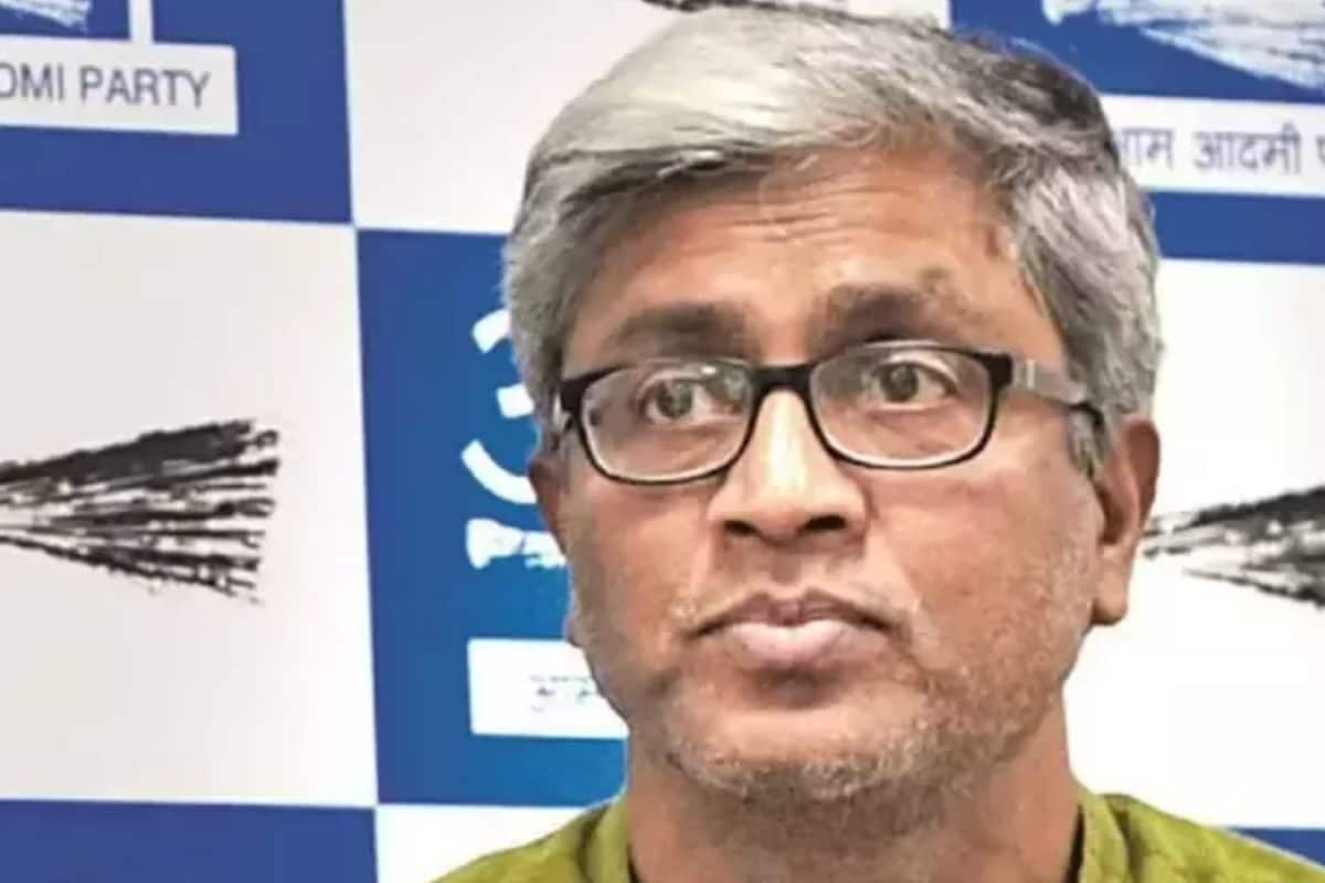 ‘Planted Interviews, Chartered Flights’: Ex-AAP Leader Ashutosh Mocks Arvind Kejriwal After Delhi Loss