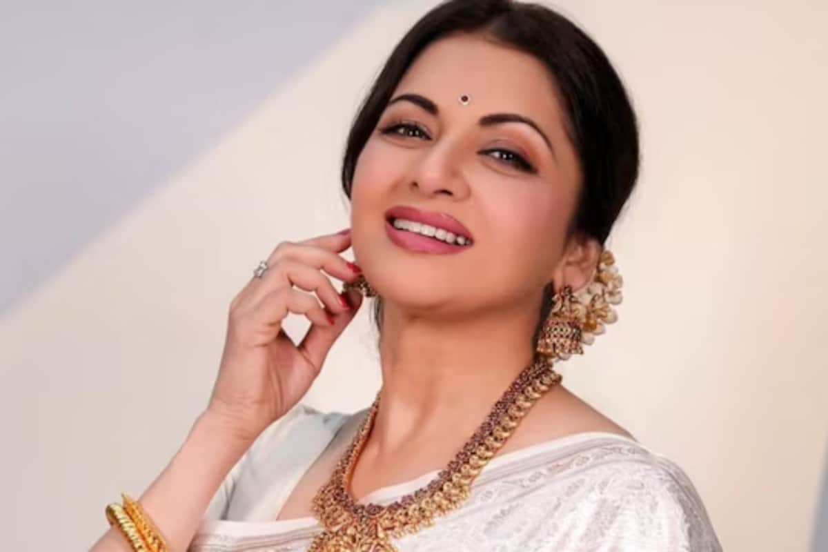 Bhagyashree Opens Up About Struggling With Self-Doubt, Steps To Overcome The Feeling