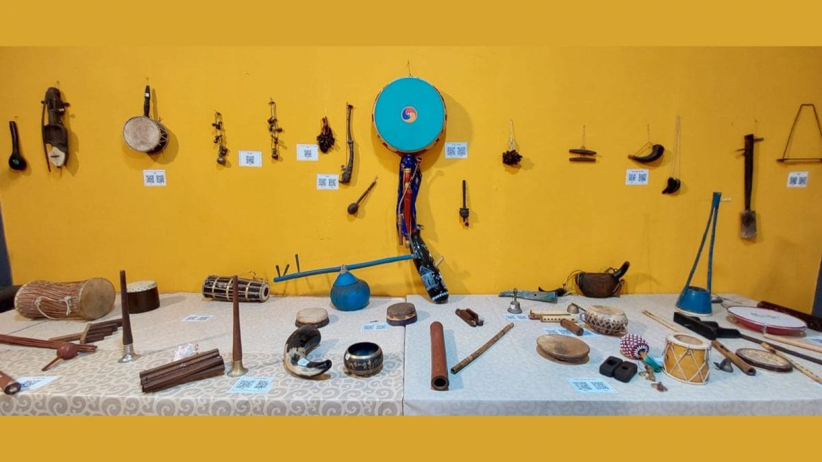 Kumbh Chronicles: Visitors Flock To See Nagas’ 2,000-Year-Old Weapons ...