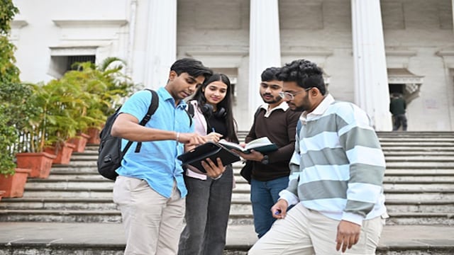  Student visa applicants must now make their social media profiles public for review.