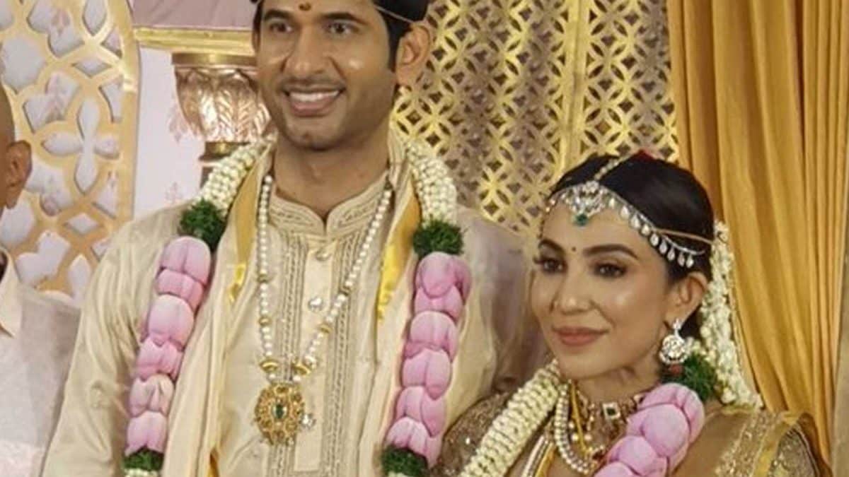 Parvati Nair, Aashrith Ashok Are All Smiles As They Get Married In A Dreamy Setting