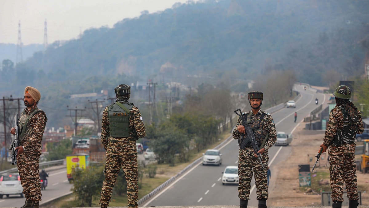 सही शब्द | कैसे भारत जम्मा और कश्मीर में आतंकवाद के एक काउंटर के दौरान मानवाधिकारों का समर्थन करता है