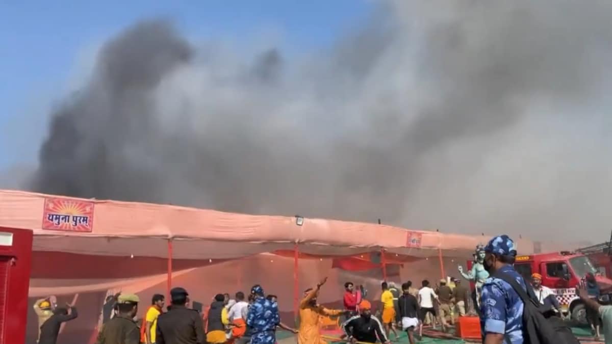 Did Bonfire Set Ablaze Maha Kumbh Camp? Fresh Fire In Prayagraj Mela Area  Creates Panic - News18