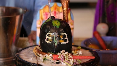 This Maha Shivaratri is unique, as five rare 'Rajyogas' align after 300 years, making it highly auspicious.