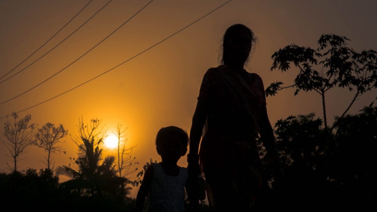 ‘Papa Hanged Mummy’s Body, Hit Her With Stone’: Daughter’s Drawing Casts Doubt On Jhansi Woman’s Alleged Suicide ‘Papa Hanged Mummy’s Body, Hit Her With Stone’: Daughter’s Drawing Casts Doubt On Jhansi Woman’s Alleged Suicide