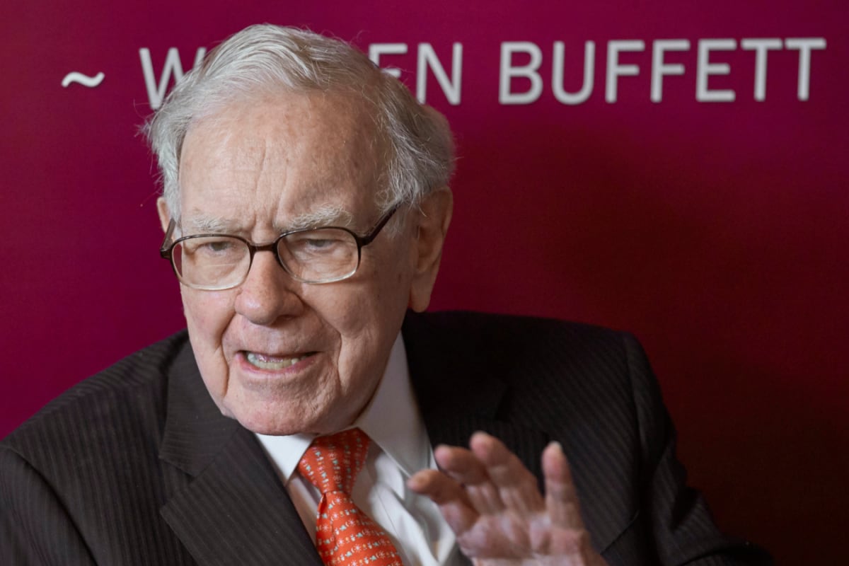 Warren Buffett Has Sold Shares Worth Rs 11 Lakh Crore; What Should Investors Do Now?