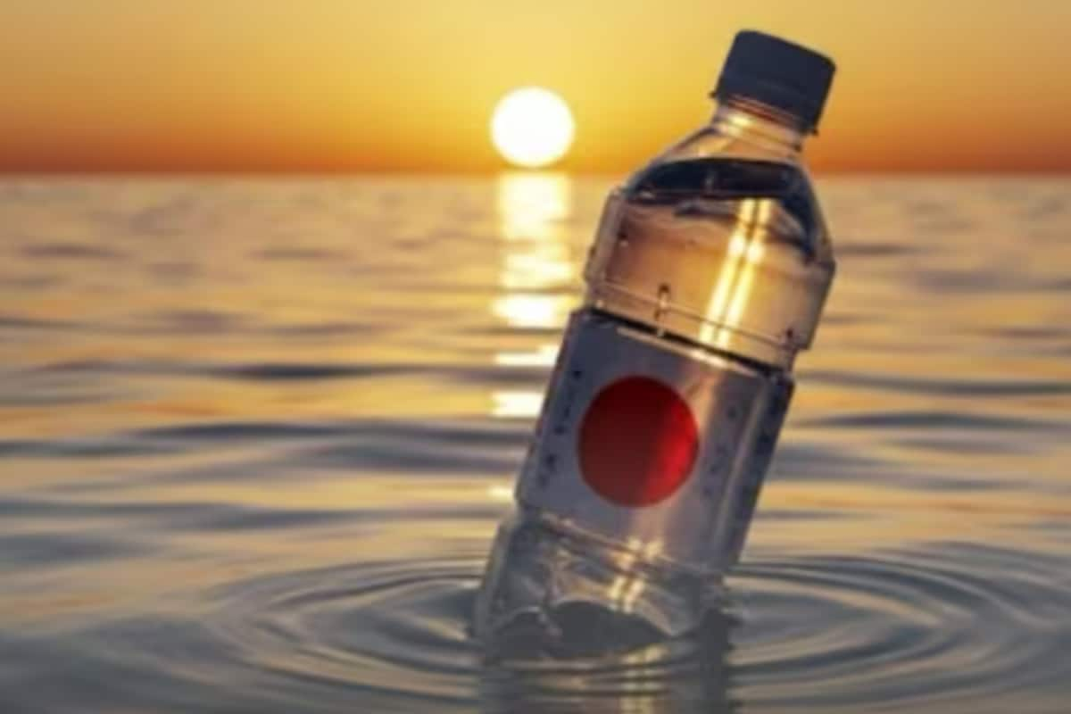 Scientists Invent Plastic That Can Dissolve In Seawater In Just A Few Hours