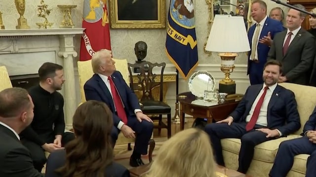 Trump, JD Vance In Splits After Reporter Asks Zelensky Why He Doesn't Wear A Suit: 'Do You Own A Suit?' - News18