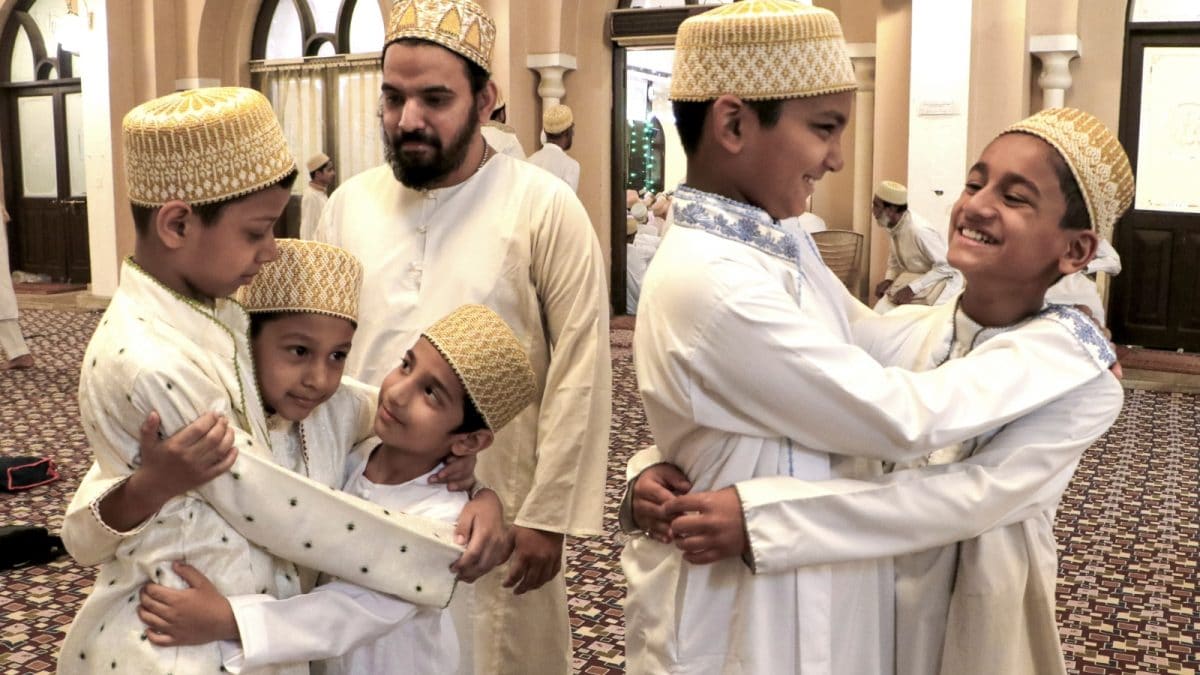 Happy Eid ul-Fitr 2025: Best Eid Mubarak Wishes, Images, Quotes & Messages For WhatsApp, Instagram & Facebook Happy Eid ul-Fitr 2025: Best Eid Mubarak Wishes, Images, Quotes & Messages For WhatsApp, Instagram & Facebook