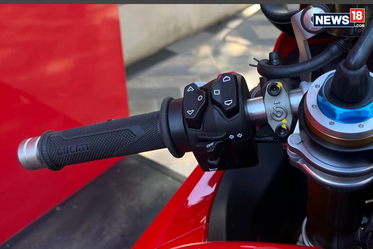 2025 Ducati Panigale V4. (Photo: Shahrukh Shah/ News18) 2025 Ducati Panigale V4. (Photo: Shahrukh Shah/ News18)