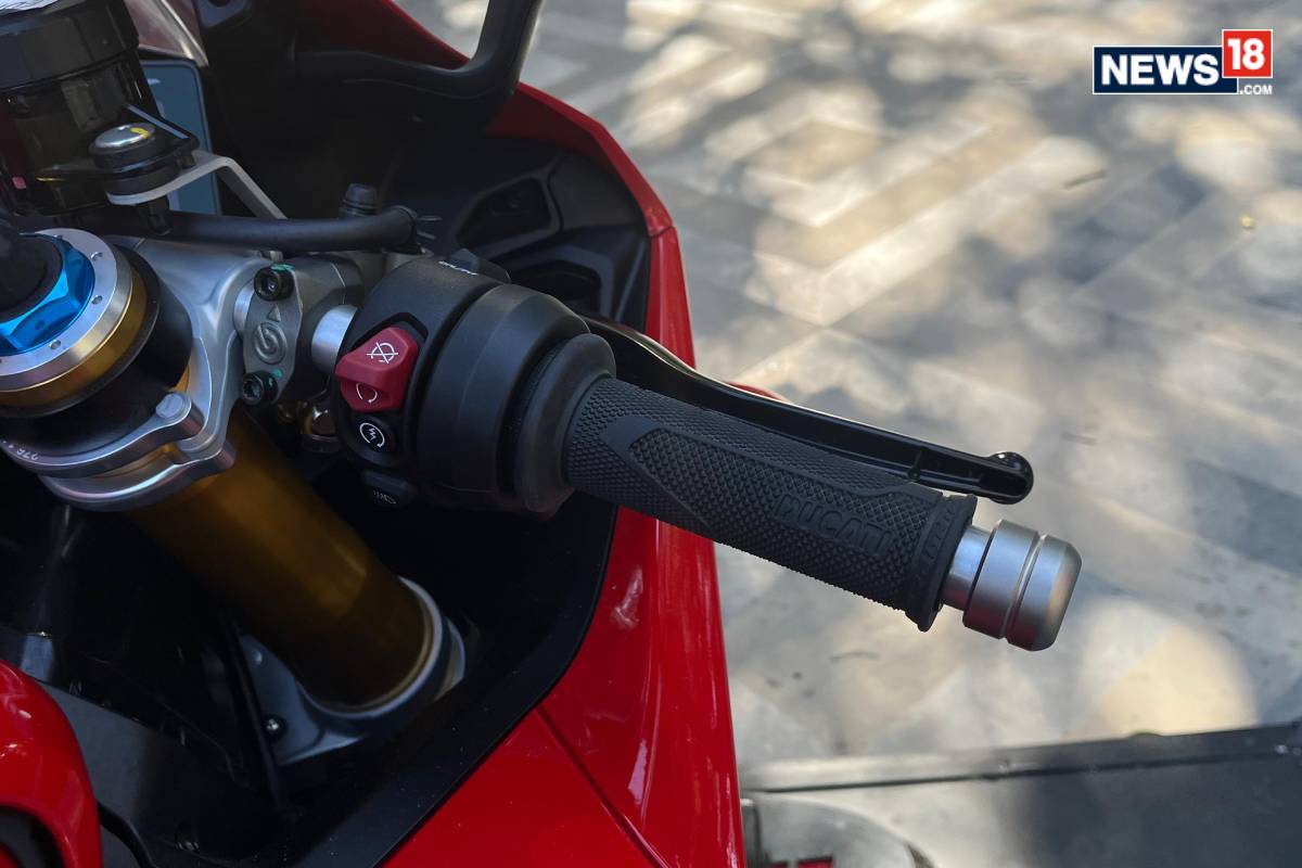 2025 Ducati Panigale V4. (Photo: Shahrukh Shah/ News18) 2025 Ducati Panigale V4. (Photo: Shahrukh Shah/ News18)