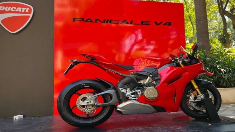 2025 Ducati Panigale V4: in Pics: See Design, Road Presence, Features, Interior and More