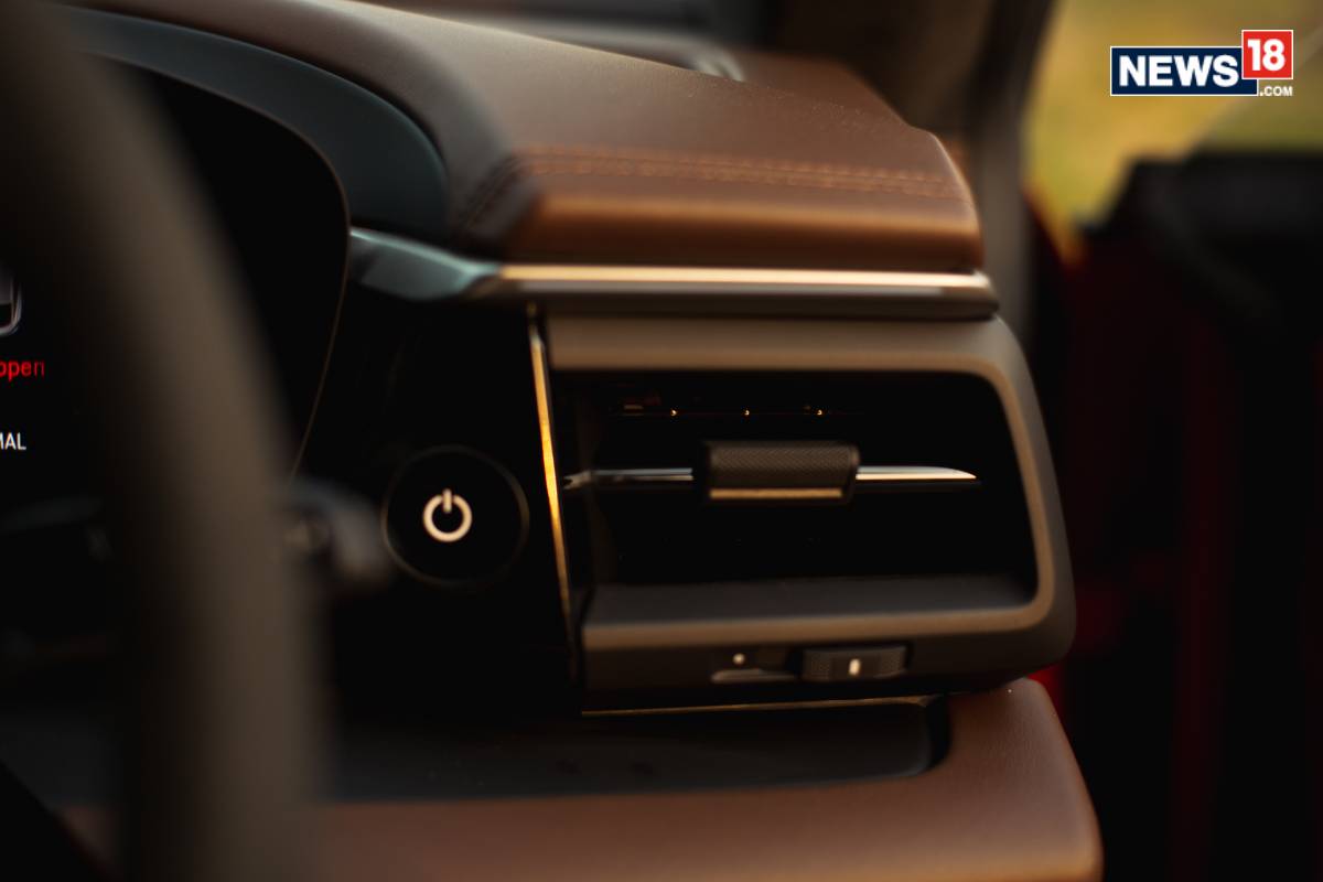 Porsche Macan Turbo EV: (Photo: Shahrukh Shah/ News18) Porsche Macan Turbo EV: (Photo: Shahrukh Shah/ News18)